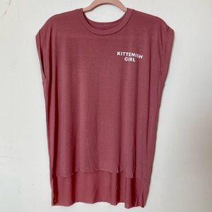 Kittenish Girl Mauve/Blush high low tee size medium